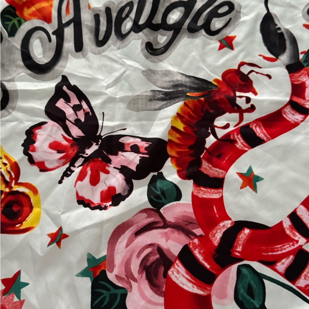 Gucci  (L’aveugle par Amour)Vibrant Scarf with Heart and Butterfly Motifs - Picture 5 of 11